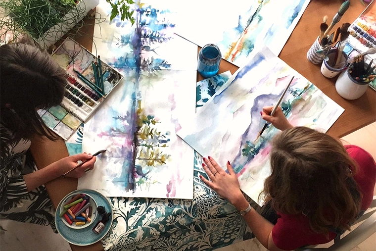 Voyage Maison team painting their designs