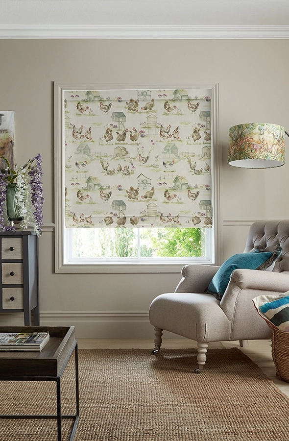 Room with farm design roman blind form Voyage Maison