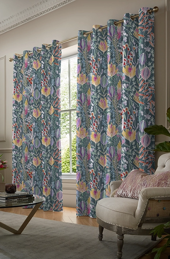 Room with purple flower design form Voyage Maison